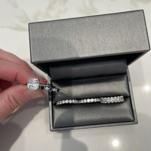 Set of five Everly rings Bands, Etta, Priscilla, Mila EUC